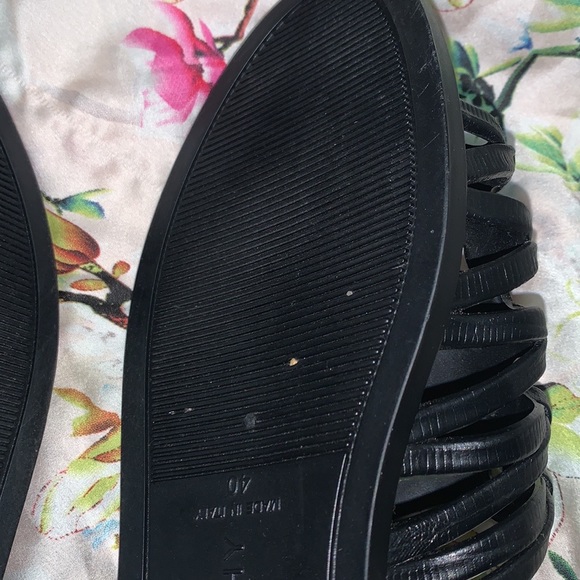 Givenchy gladiator Flat Sandals (never worn) - Picture 7 of 9